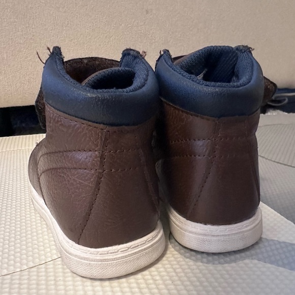 American Eagle toddler boots, Size 8, chocolate brown colour - Picture 4 of 9